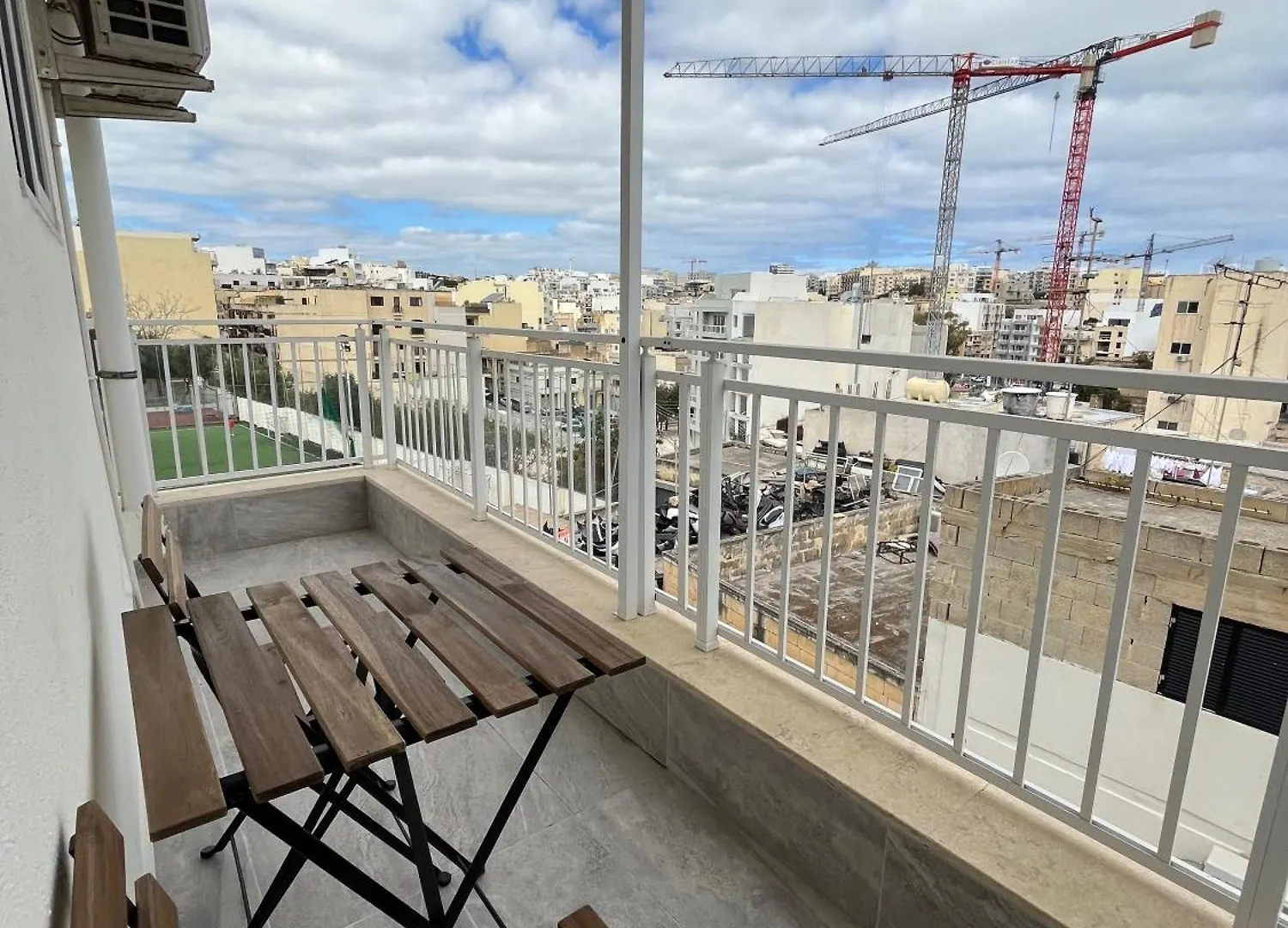 Séjour chez l'habitant F3 Room 1, Private Double Room With Private Bathroom And Balcony Msida